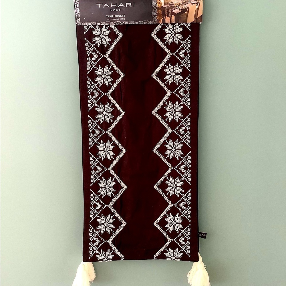 TAHARI Home Black & White Table Runner Tassels Sequins Beads New
